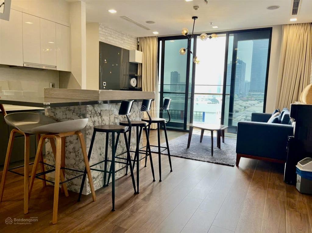 Cho thuê căn hộ 2 pn vinhomes golden river bason 80m2 nội thất sang trọng view bitexco sông giá tốt