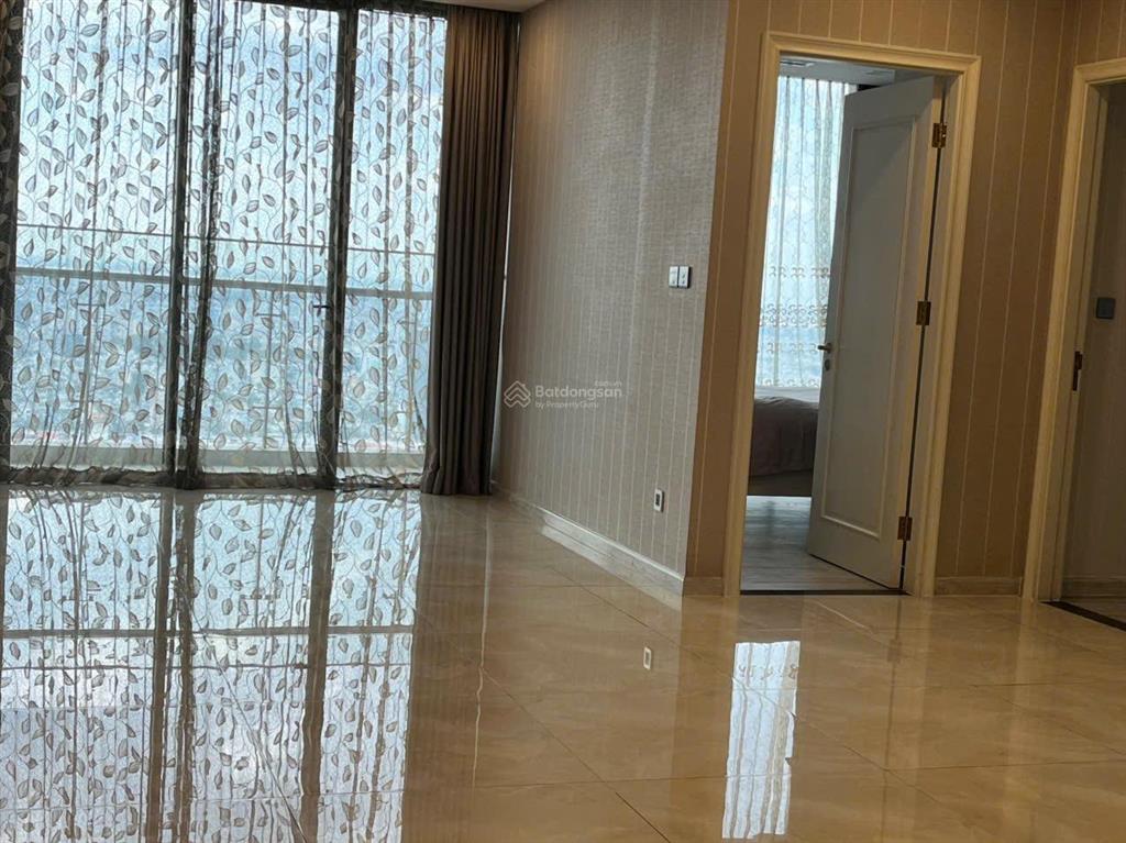 Cho thuê căn hộ vinhomes golden river, 3pn, giá chỉ 42 triệu /tháng