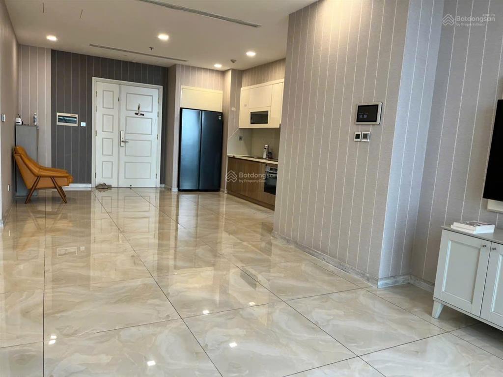 Cho thuê căn hộ vinhomes golden river, 3pn, giá chỉ 42 triệu /tháng