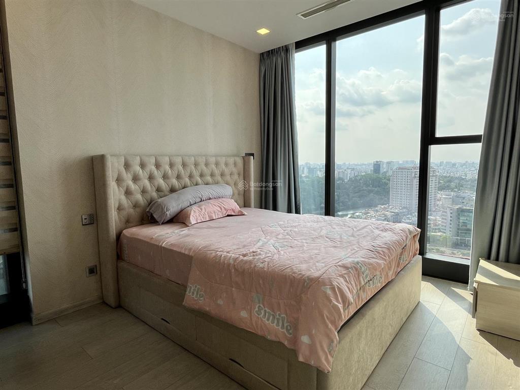 Cho thuê chcc vinhomes golden river 100m2, 3pn  2wc, 40 tr/th.  0906 322 *** linh