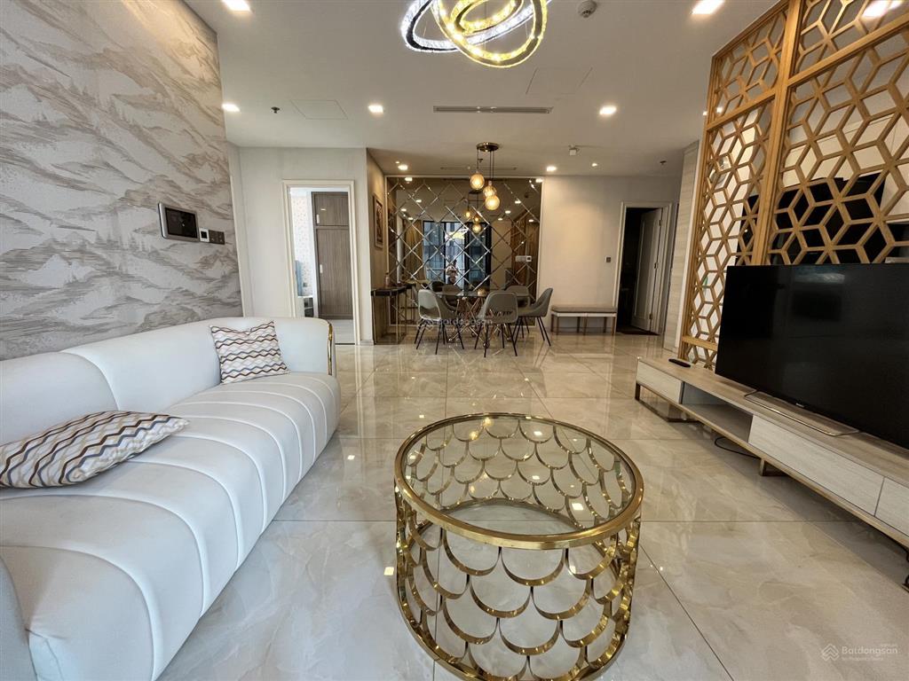 Cho thuê chcc vinhomes golden river 100m2, 3pn  2wc, 40 tr/th.  0906 322 *** linh