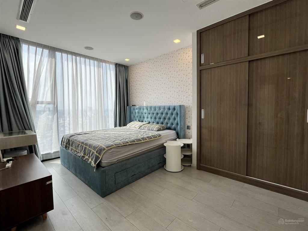 Cho thuê chcc vinhomes golden river 100m2, 3pn  2wc, 40 tr/th.  0906 322 *** linh