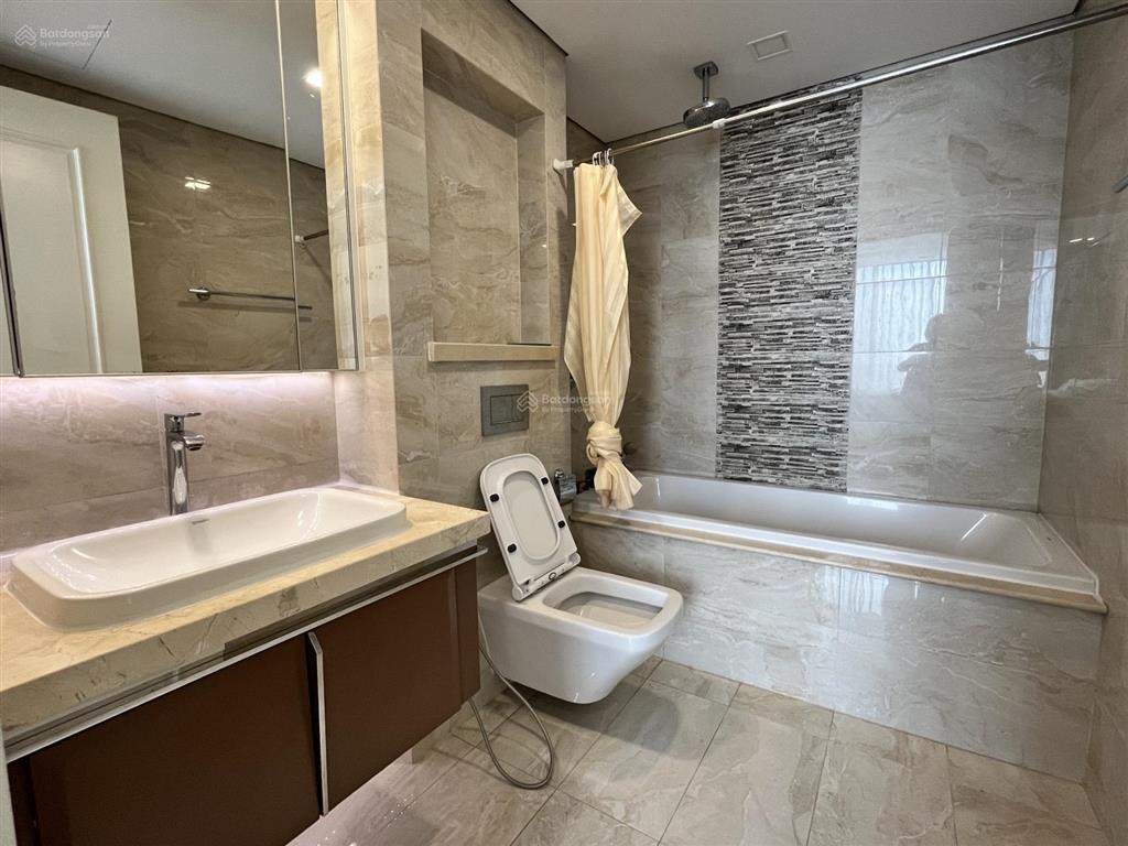Cho thuê chcc vinhomes golden river 100m2, 3pn  2wc, 40 tr/th.  0906 322 *** linh