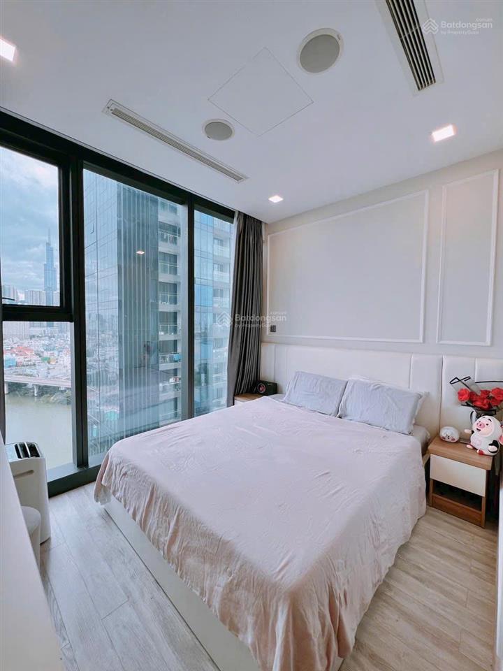 Bán gấp căn 2pn 2wc 70m2 vinhomes golden river (ba son) q1 view landmark 81 sẵn sổ hồng
