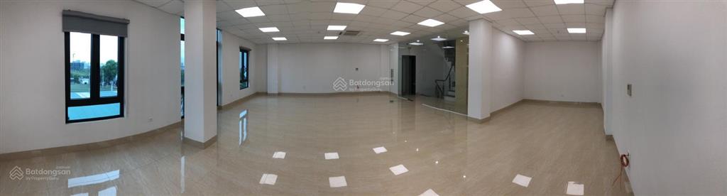 Cho thuê văn phòng 110m2 mặt tiền 10m gần aeon mall hà đông