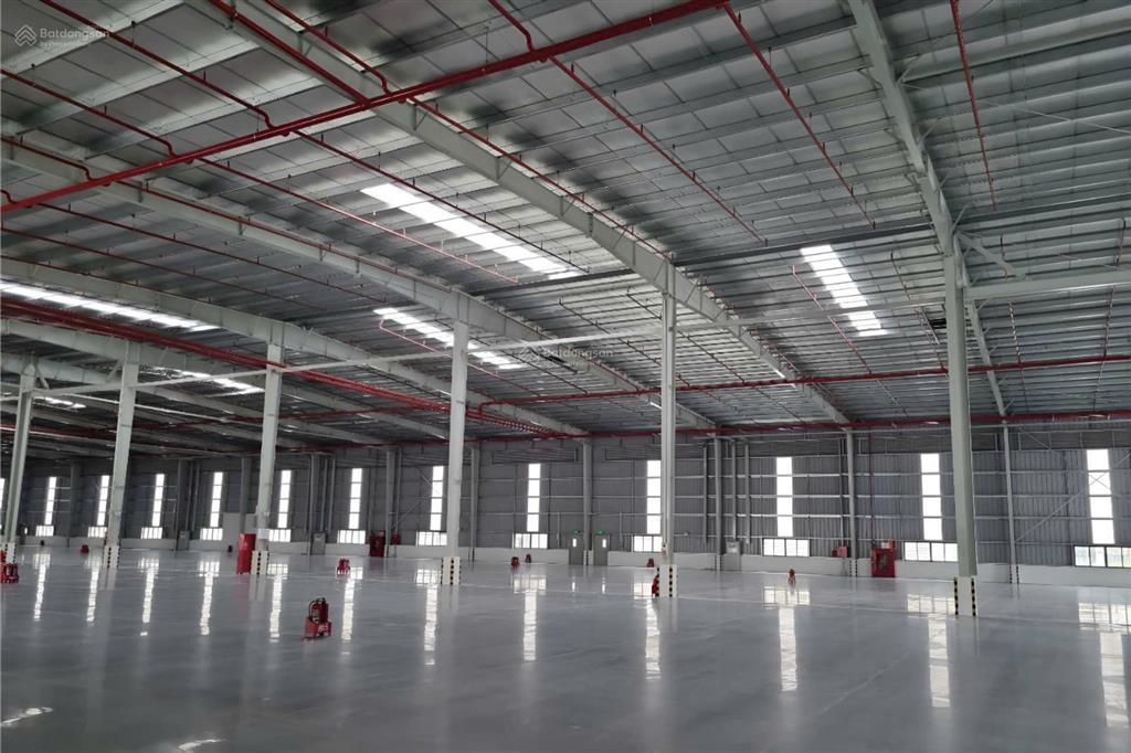 Cần cho thuê 5400m2 mới xây dựng trong kcn thuận thành bắc ninh đầy đủ pccc, giấy tờ đầy đủ