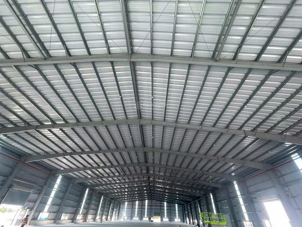 Cho thuê 5400m2 mới xây dựng trong kcn thuận thành bắc ninh đầy đủ pccc, giấy tờ đầy đủ