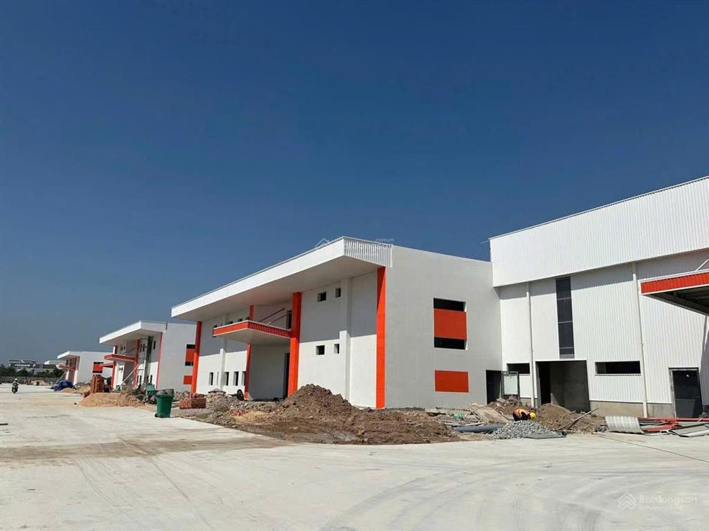 Cho thuê 5400m2 mới xây dựng trong kcn thuận thành bắc ninh đầy đủ pccc, giấy tờ đầy đủ