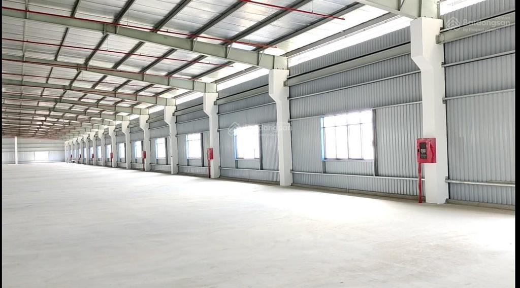 Cần cho thuê 5400m2 mới xây dựng trong kcn thuận thành bắc ninh đầy đủ pccc, giấy tờ đầy đủ