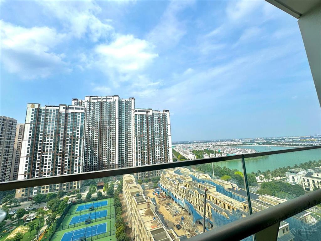Cho thuê giá rẻ căn góc 2n toà m2 view đẹp, nhiều tiện ích