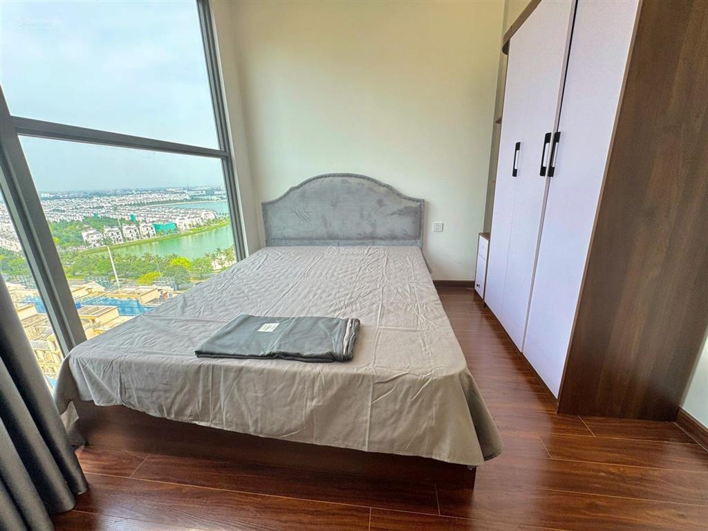 Cho thuê giá rẻ căn góc 2n toà m2 view đẹp, nhiều tiện ích