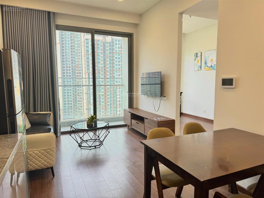 Cho thuê giá rẻ căn góc 2n toà m2 view đẹp, nhiều tiện ích