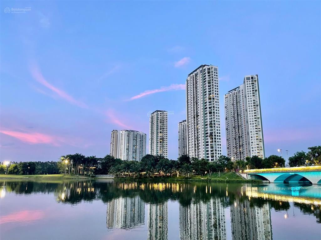 Chính chủ bán căn 3208 tòa lake 2 view golf+hồ thiên nga ban công rộng 77,5m2, 2n2wc giá tốt có tl