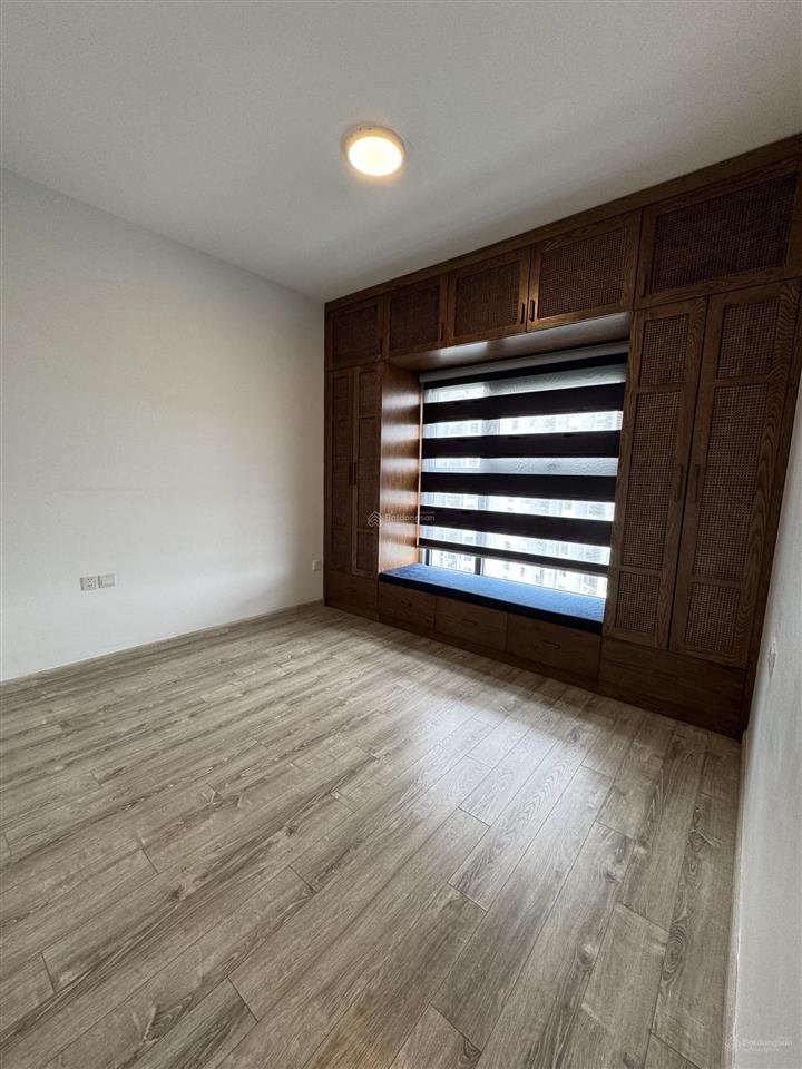Chính chủ bán căn 3208 tòa lake 2 view golf+hồ thiên nga ban công rộng 77,5m2, 2n2wc giá tốt có tl