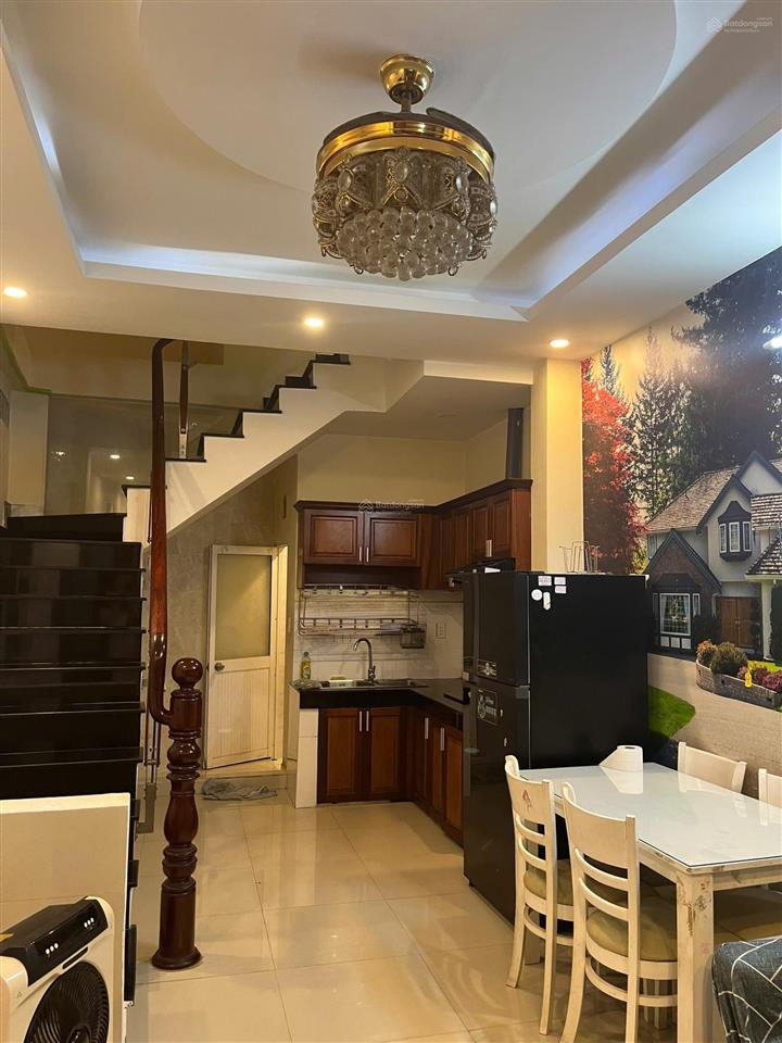 Quận 3 cho thuê nhà hẻm cách đường võ văn tần (2 chiều) 20 m