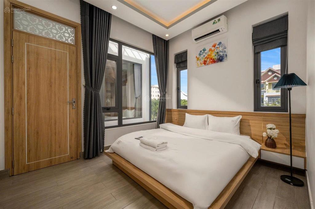 Vill hồ bơi 6 phòng ngủ mặt tiền sơn trà  cho thuê full nội thất mới đẹp