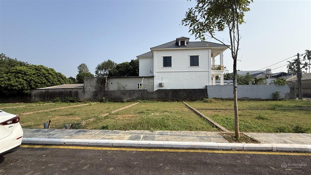 Bán đất 100m2, giá 27 triệu / m2 tại đường cây lim, xã phú cát, huyện quốc oai, hà nội