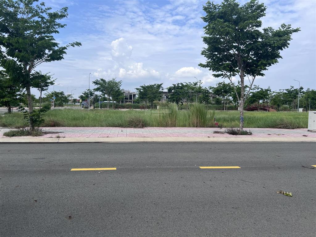 Bán đất nền dự án quốc linh diamond city, đức hòa, long an, 2 tỷ, 90m2, giá cực chất, view đẹp