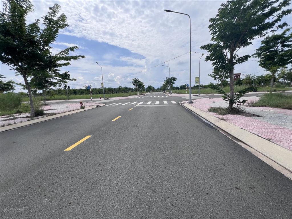 Bán đất nền dự án quốc linh diamond city, đức hòa, long an, 2 tỷ, 90m2, giá cực chất, view đẹp
