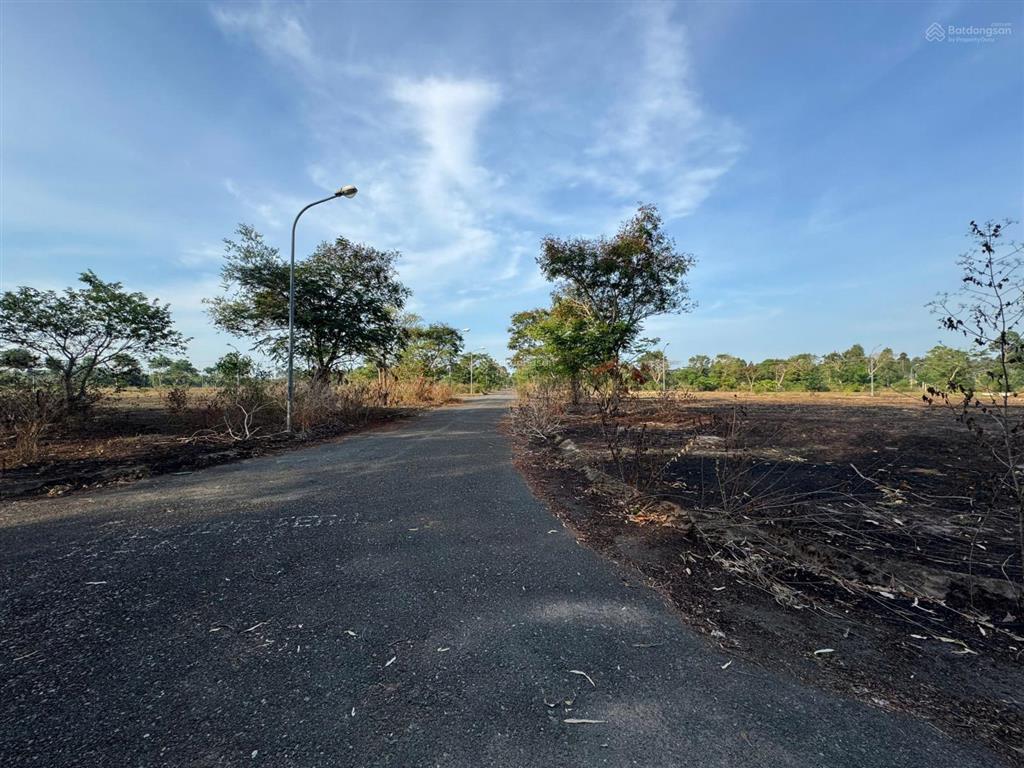 Bán lô đất dự án dự án hud đường 16m thông dài 300m2
