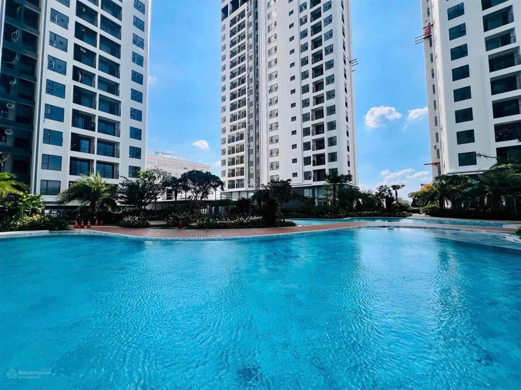 Một căn hiếm có 2pn, 66m2, tặng full nội thất, tầng 10 view hồ bơi, công viên, ck lên đến 17%