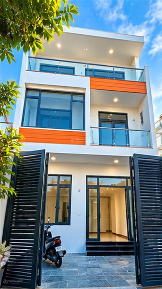 Bán nhà 3 tầng khu đường tháp bà trung tâm thành phố nha trang, 3pn, 4wc, 1 thờ, 1 bếp, giá 5,35 tỉ