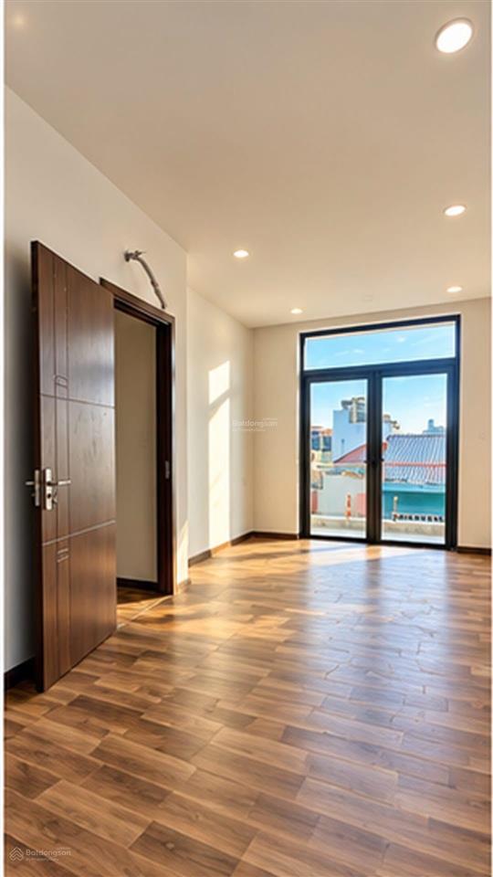 Bán nhà 3 tầng khu đường tháp bà trung tâm thành phố nha trang, 3pn, 4wc, 1 thờ, 1 bếp, giá 5,35 tỉ