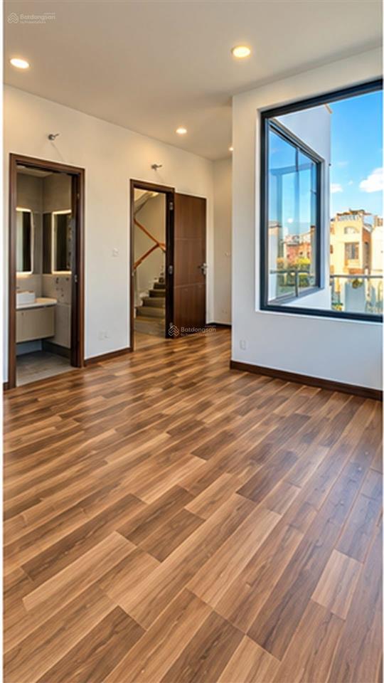 Bán nhà 3 tầng khu đường tháp bà trung tâm thành phố nha trang, 3pn, 4wc, 1 thờ, 1 bếp, giá 5,35 tỉ
