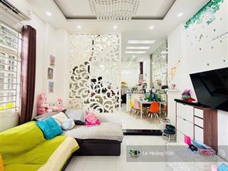 Nhà xe hơi taxi  2 lầu  chỉ hơn 6 tỷ còn thương lượng  quang trung