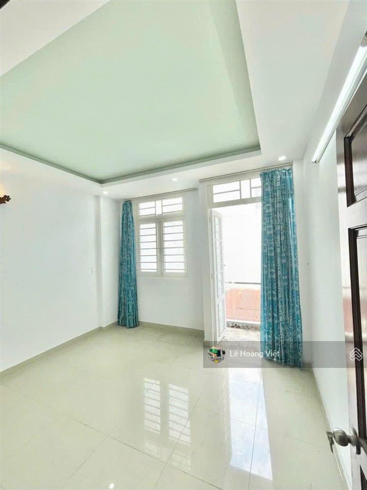 Hơn 5ty  nhà hẻm 175/ nguyễn văn công  4 tầng lầu  4 phòng ngủ  sân thượng