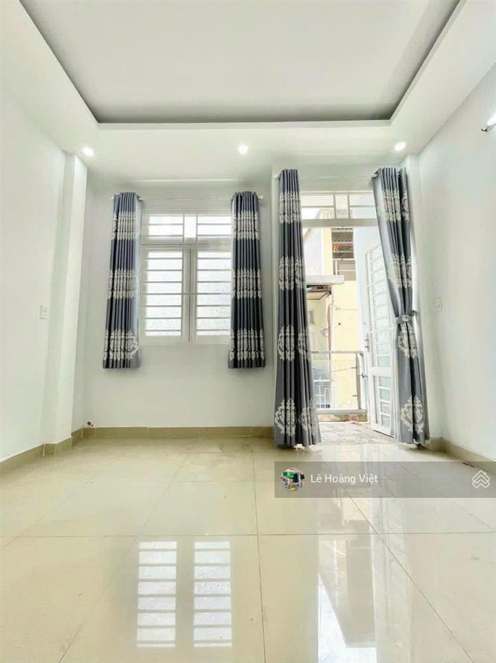 Hơn 5ty  nhà hẻm 175/ nguyễn văn công  4 tầng lầu  4 phòng ngủ  sân thượng