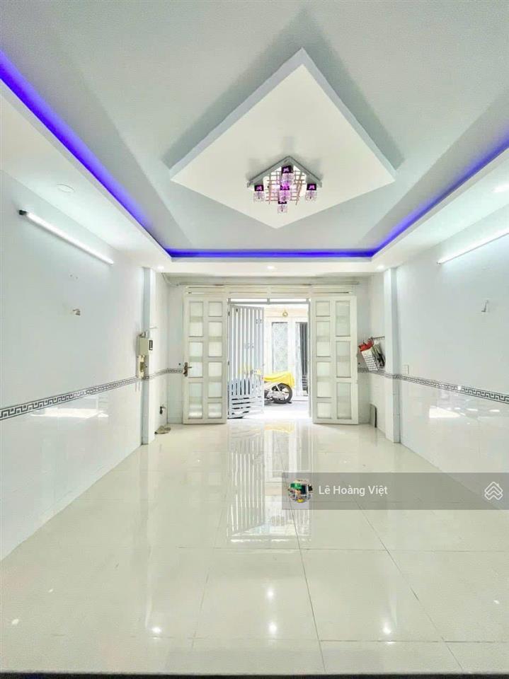 Hơn 5ty  nhà hẻm 175/ nguyễn văn công  4 tầng lầu  4 phòng ngủ  sân thượng