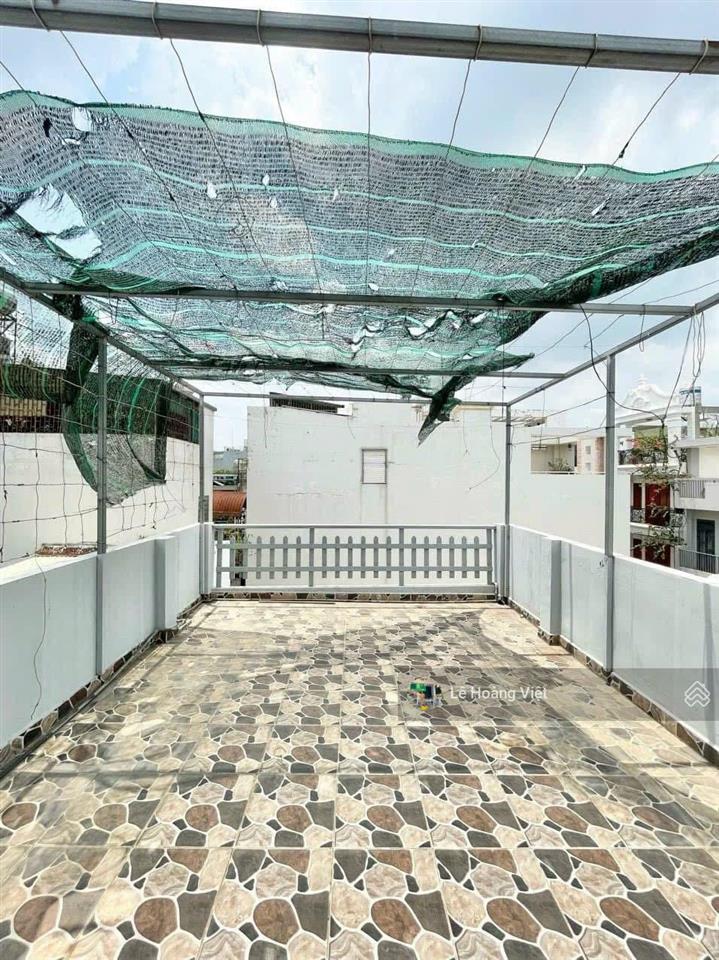 Hơn 5ty  nhà hẻm 175/ nguyễn văn công  4 tầng lầu  4 phòng ngủ  sân thượng
