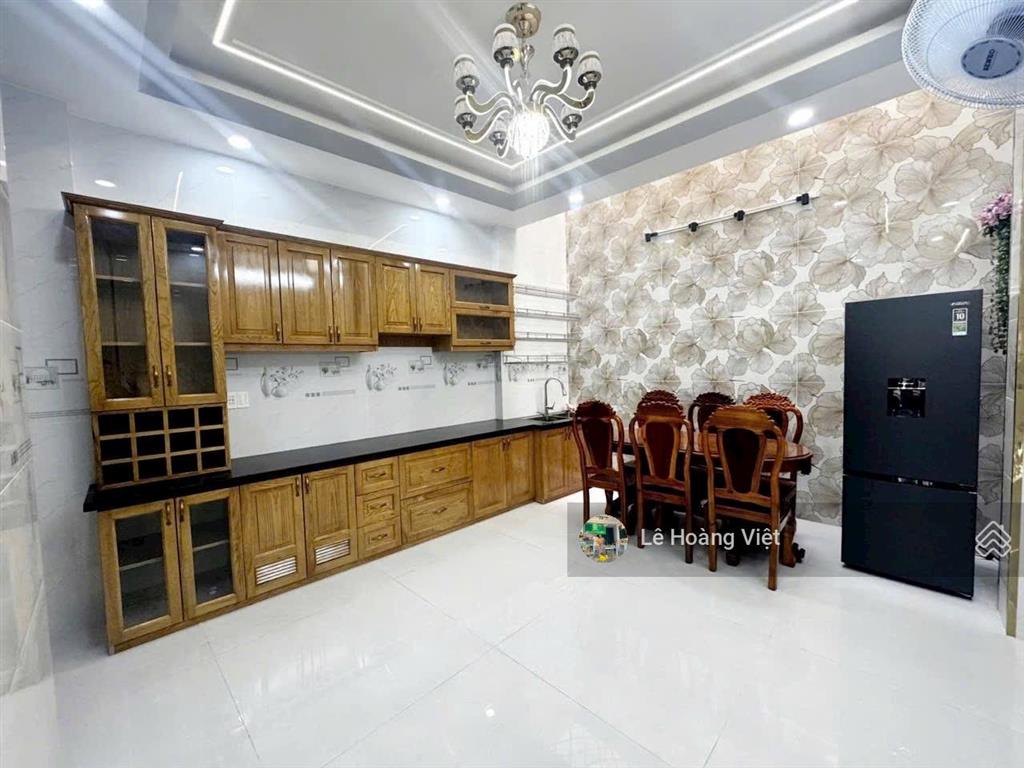 Nhà có thang máy  mới đẹp  phường 8 gò vấp  64m2  4 tầng lầu chỉ hơn 8 tỷ xíu