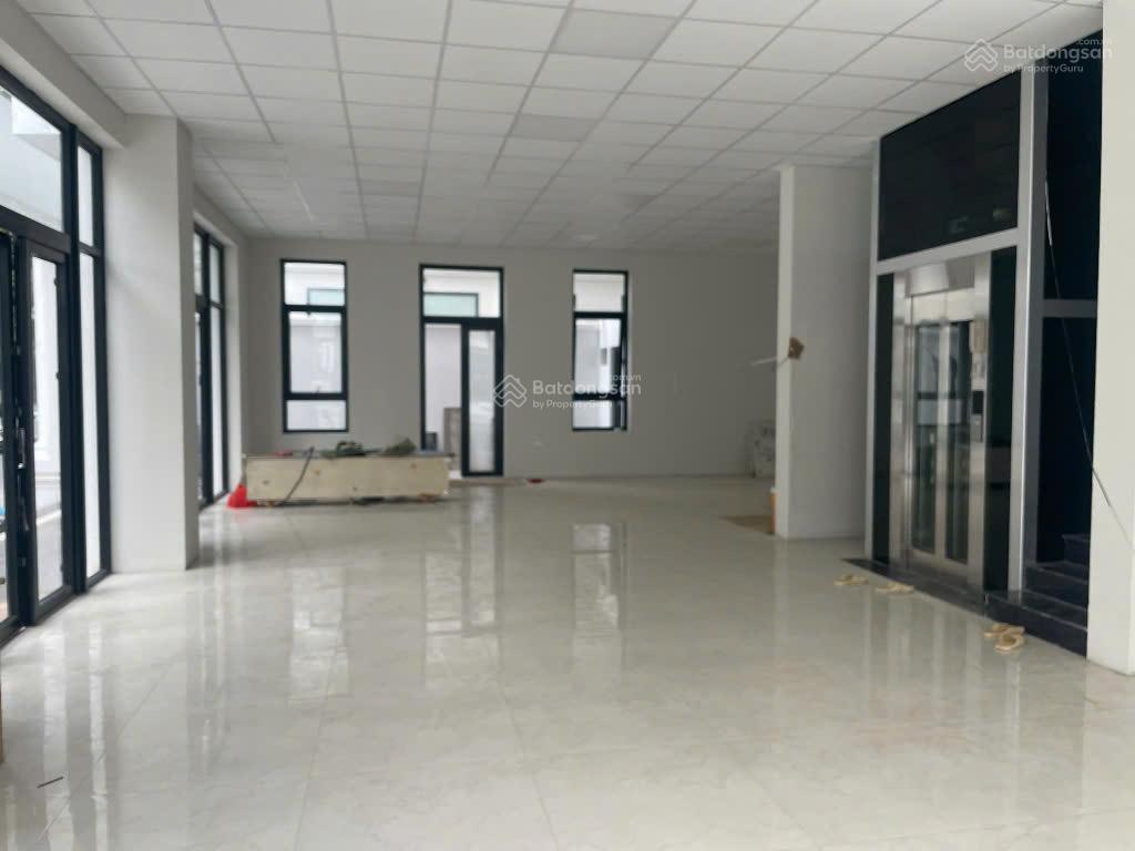 Cho thuê căn góc louis hoàng mai có thang máy xịn 5 tầng