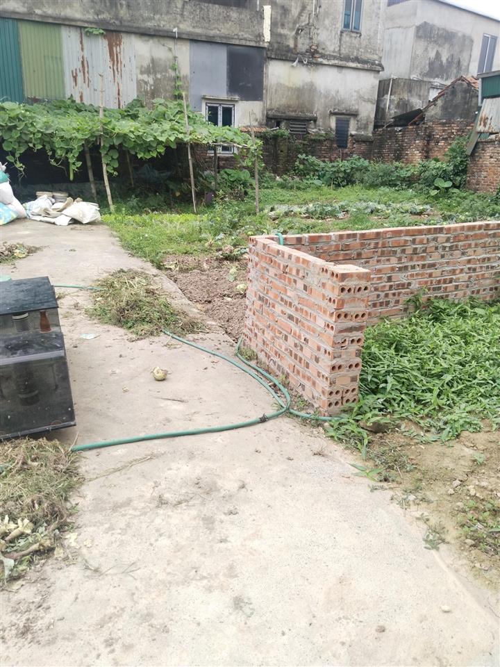 Chính chủ cần bán đất trang trại, tổng 5 sào. điện nước và đã xây quây. có nhà cấp 4 đẹp