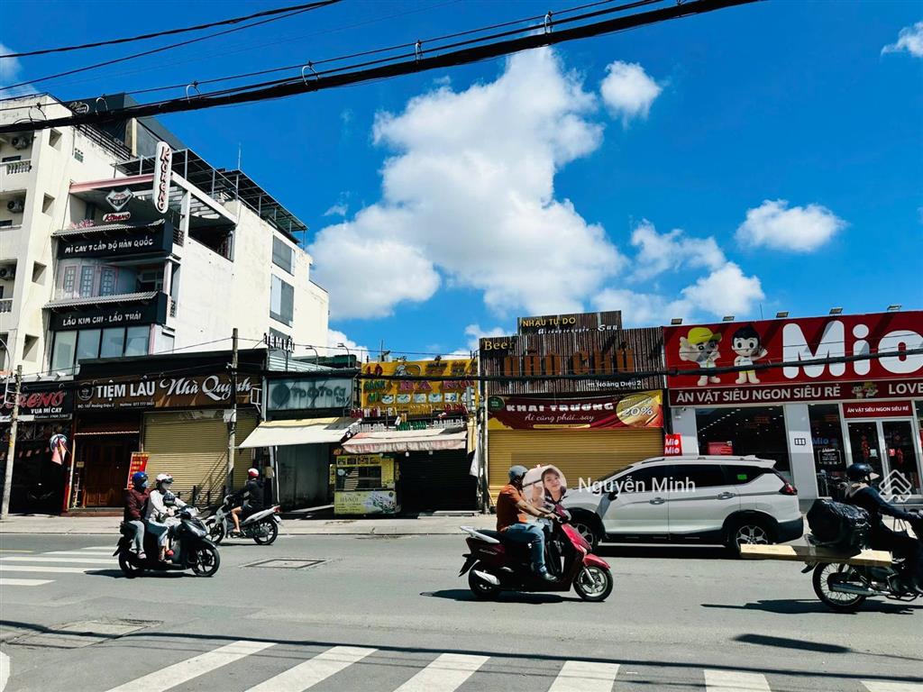 Giá ngộp cần ra nhanh mặt tiền sinh lời cao khu sinh viên 140m 4 tầng có hầm giá nhỉnh 15 tỷ