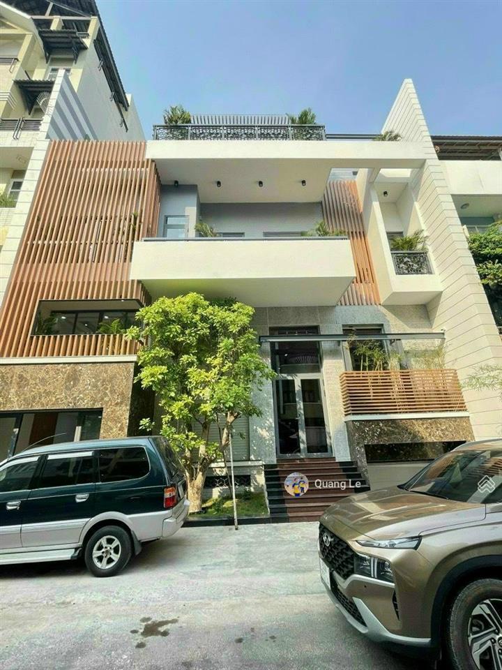 Cô tôi đi định cư nên cần bán gấp nhà siêu vị trí mt trường sơn 20x32m trệt + 2 lầu, chỉ 85 tỷ tl