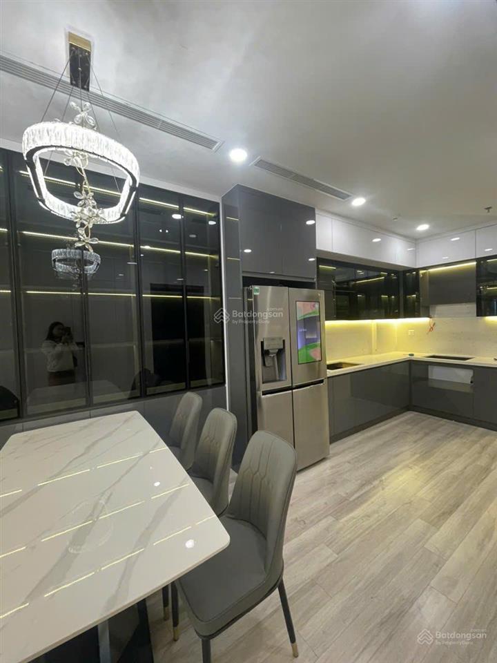 Bán căn hộ intracom 2 cầu diễn 103m2. giá 7 tỷ thiết kế 3pn 2wc full nội thất đẹp
