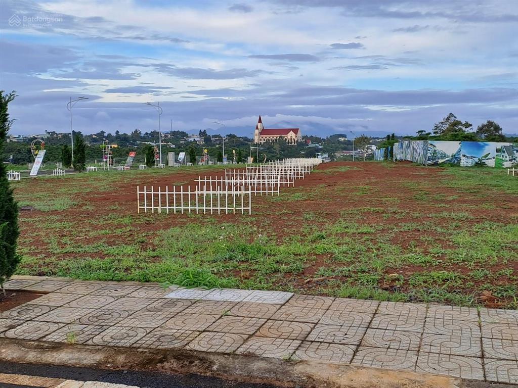 Bán đất lâm đồng nghỉ dưỡng view đẹp đồi phẳng 100% thổ cư