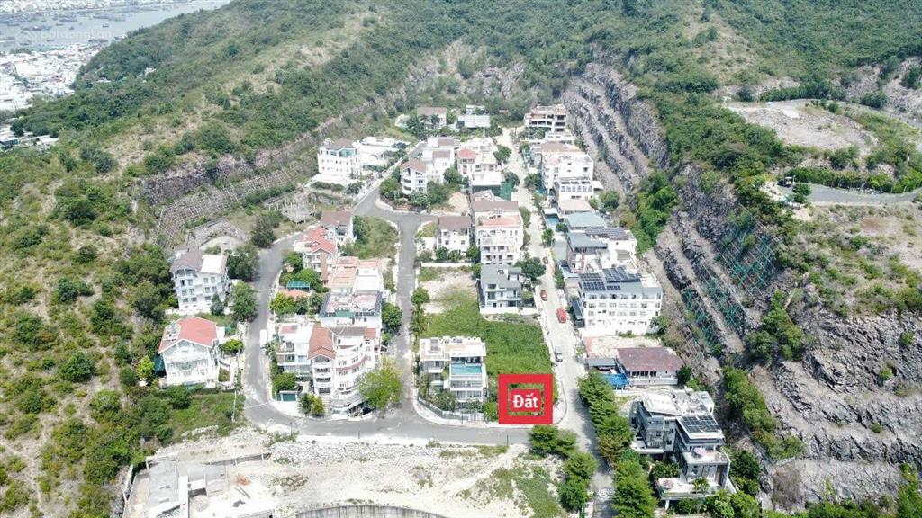 Bán lô góc  2 mặt tiền đường khu biệt thự cao cấp "ocean view" view biển, giá đầu tư chỉ 70tr/m2