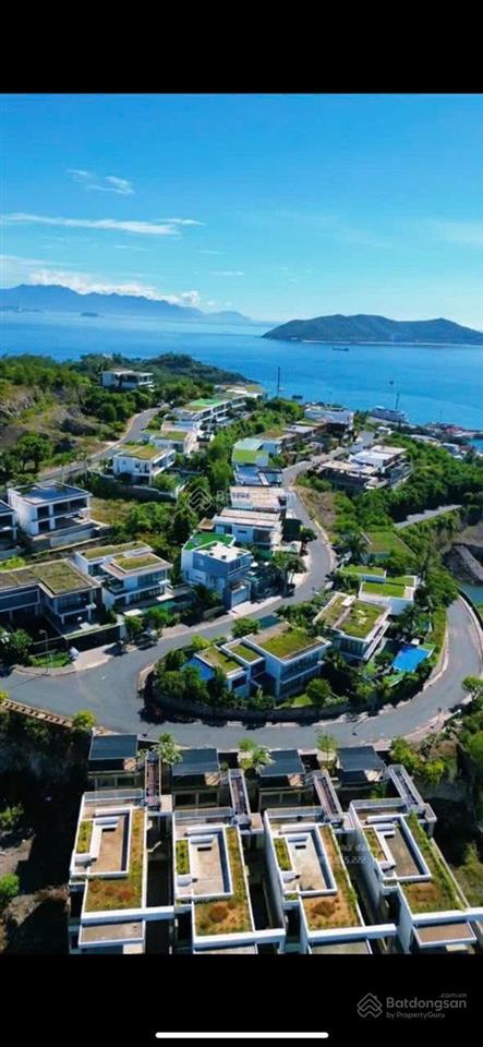 Bán lô góc  2 mặt tiền đường khu biệt thự cao cấp "ocean view" view biển, giá đầu tư chỉ 70tr/m2
