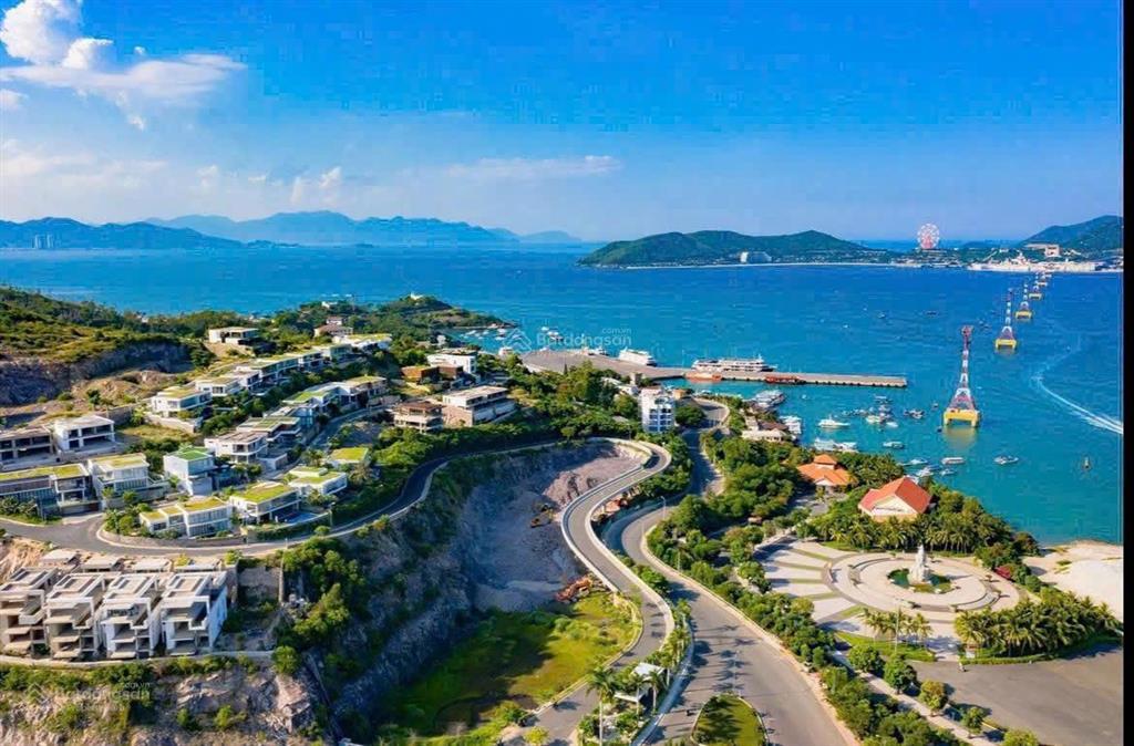 Bán lô góc  2 mặt tiền đường khu biệt thự cao cấp "ocean view" view biển, giá đầu tư chỉ 70tr/m2