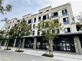 Gia đình tôi cần cho thuê gấp shophouse đập thông rộng 150180m2/sàn phù hợp làm showrooms, vp và ở