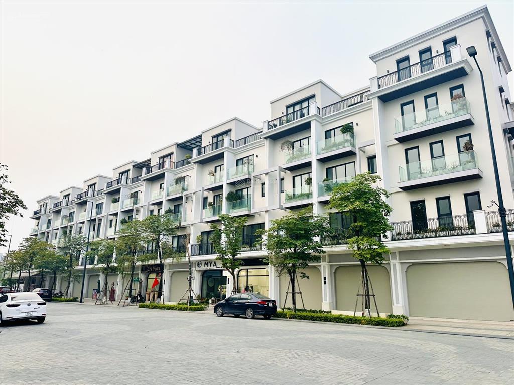 Tôi cần cho thuê căn góc 3 mặt thoáng 100m2x5 tầng giá chỉ 45tr có thang máy tiện lợi