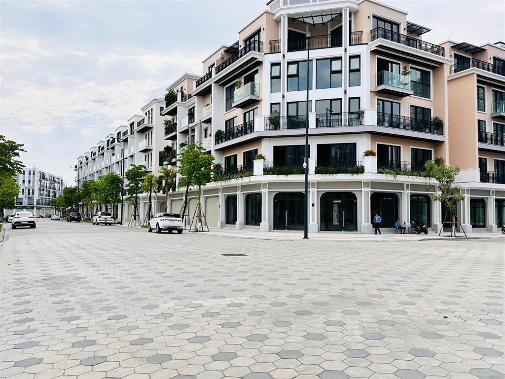 Bán các căn shop 99m2 rẻ nhất tại the manor central park hoàng mai