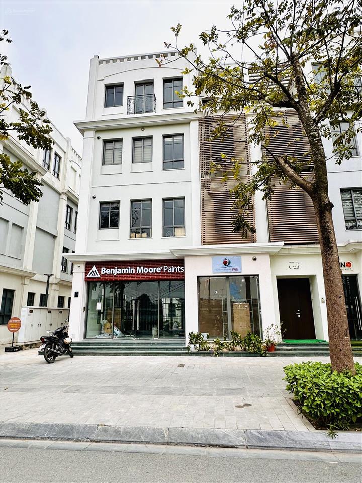 Cho thuê shop đầy đủ thang máy vip giá chỉ từ 40 triệu, vị trí trung tâm, đỗ xe thoải mái 24/7