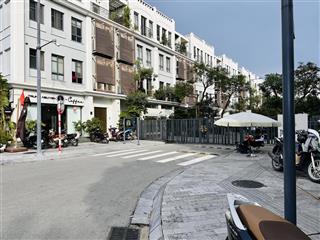 Cho thuê shop đầy đủ thang máy vip giá chỉ từ 40 triệu, vị trí trung tâm, đỗ xe thoải mái 24/7