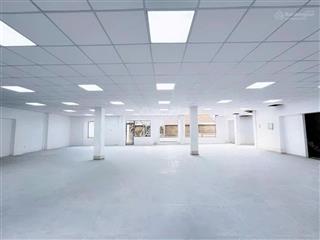 Văn phòng đường ung văn khiêm , dt 350m2 , ngăn layout theo nhu cầu miễn phí .