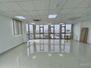 Cho thuê văn phòng nguyên gia trí, dt 75m2  sàn trống bàn giao ngay